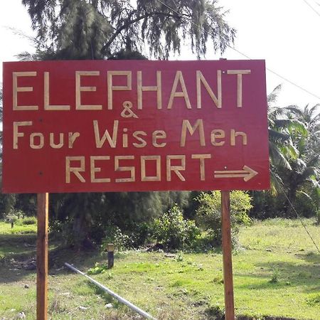 Elephant And Four Wise Men Resort Ram Nagar Ngoại thất bức ảnh